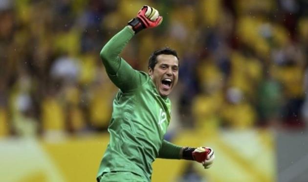 Жулио Сезар, Reuters