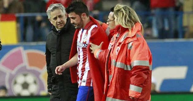 Травмированный Вилья покидает поле, Getty Images