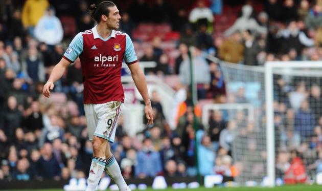 Энди Кэрролл покидает поле после инцидента, Getty Images