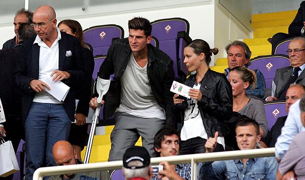 Марио Гомес вскоре вернется с трибун на поле, Getty Images