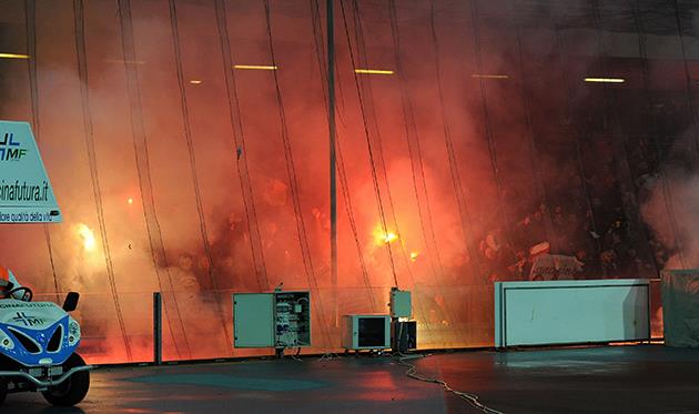 Фанаты Ромы зажгли на Сан Паоло, Getty Images