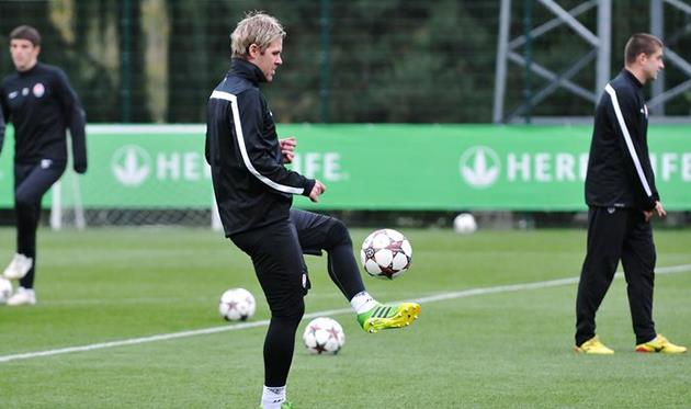 Томаш Хюбшман готовится к игре, фото Михаила Масловского, Football.ua