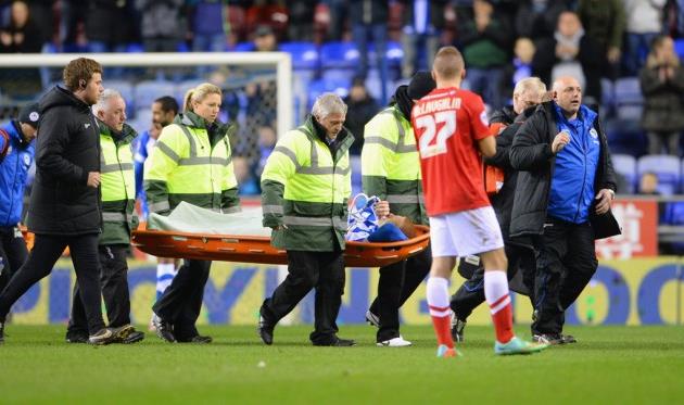 Уотсона уносят с поля, Getty Images