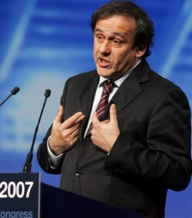 Платини собирается спасти футбол 