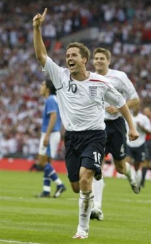 Оуэн снова забивает, фото Reuters