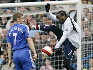 Шимбонда пугает нашего Шеву