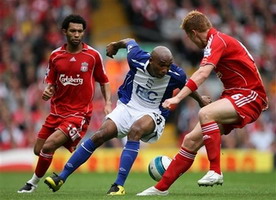 Финты Паласиоса (в центре) не помогли его команде победить, AP