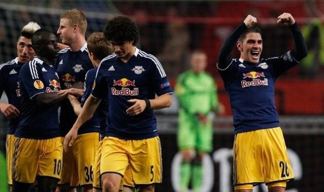 Хонатан Сориано (справа) празднует успех, Getty Images