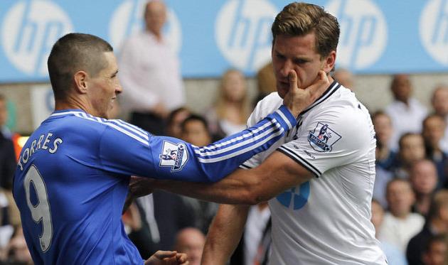 Фернандо Торрес и Ян Вертонген, skysports.com