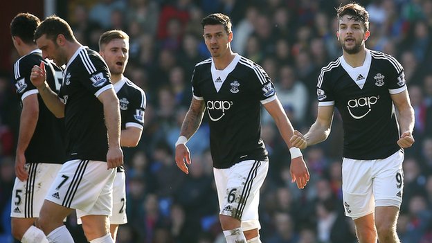 Родригес приносит победу Святым, bbc.co.uk