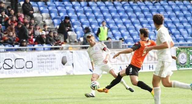 Петро Бадло (слева), sports.kz