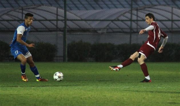 В первой лиге появился испанец - Моха (слева), fckhimki.ru