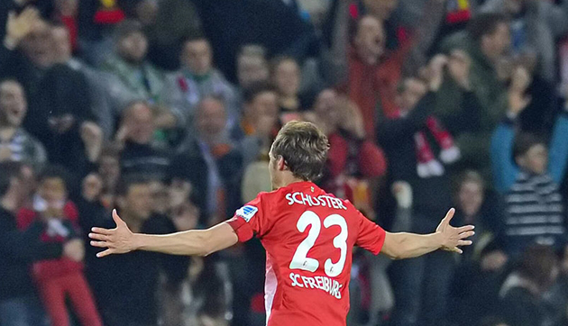 Второй матч кряду счет открывает капитан Юлиан Шустер, фото Getty Images