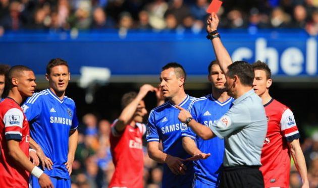 Марринер удалет Гиббза, фото Getty Images