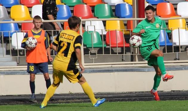 Сергій Шестаков (праворуч), fcnyva.te.ua