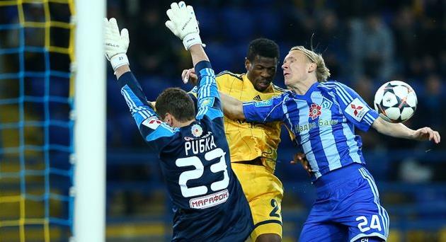 Айила Юссуф (в центре), фото metalist.ua