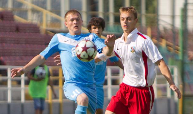 Юрий Бушман (справа), fcdnipro.ua