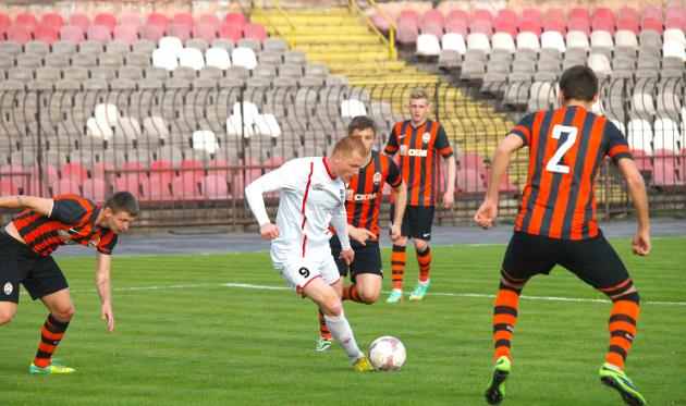 Ильяшов в окружении юных дончан, fcgornyak.dp.ua