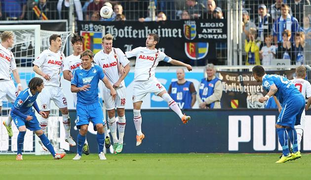 Салихович забивает гол со штрафного, фото getty images