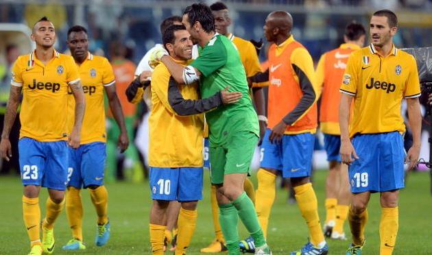 Карлос Тевес и Джанлуиджи Буффон, фото Getty Images