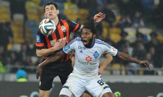 Дьемерси Мбокани против Тараса Степаненко, фото И.Хохлова, Football.ua