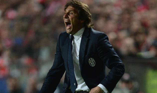 Конте в привычном стиле активничает на бровке, Getty Images