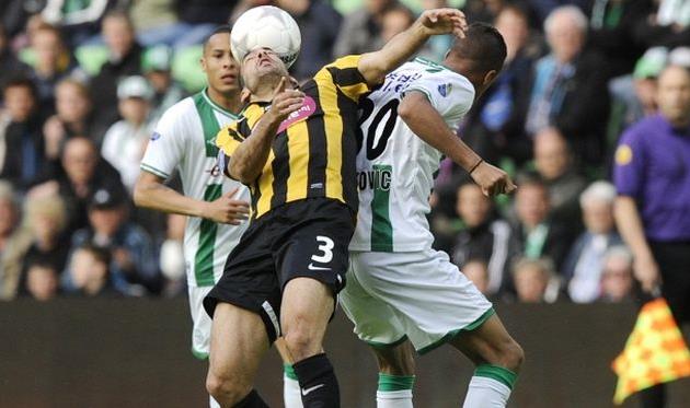 Живкович был близок к голу, fcupdate.nl