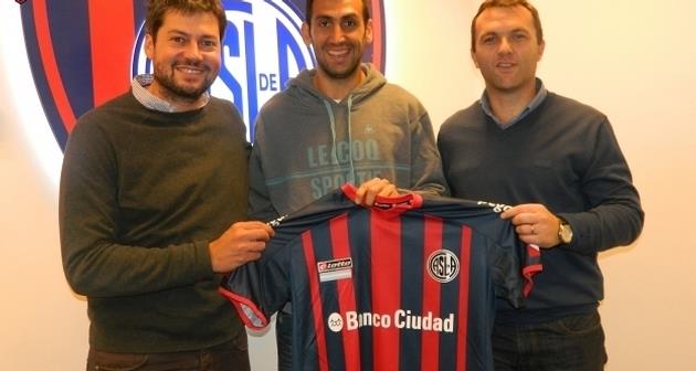 Президента клуба Матиаса Ламменса, Себастьян Торрико и менеджер Бернардо Ромео, sanlorenzo.com.ar 