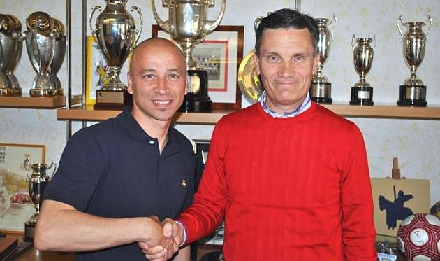 Эудженио Корини и спортивный директор Джованни Сартори, chievoverona.it