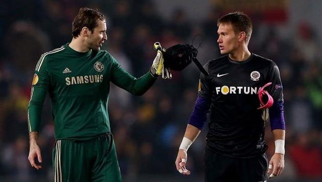 Петр Чех и Томаш Вацлик, фото uefa.com