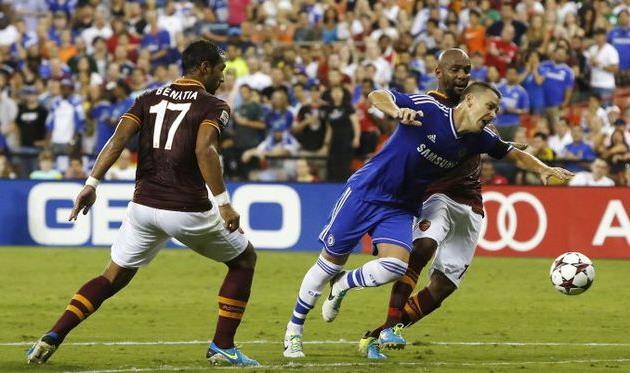 Мехди Бенатья (слева), фото corrieredellosport.it