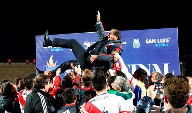 Рамон Диас - тренер-триумфатор, ole.com.ar