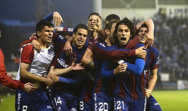 Эйбар празднует исторический гол Хоты, фото marca.com