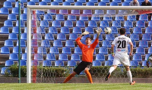 Старания Акименко голом так и не были вознаграждены, фото А.Белоножко, niknews.mk.ua
