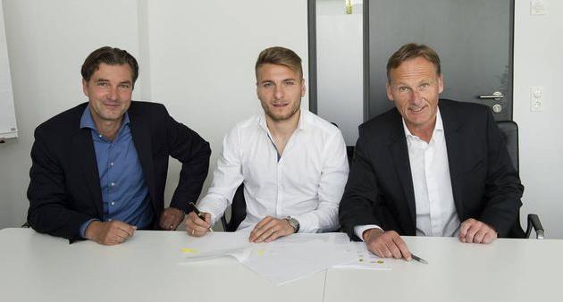 Чиро Иммобиле (в центре), фото bvb.de