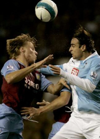 Неожиданный бомбардир борется с Бербатовым, Reuters