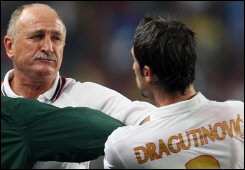 Разборка игрока и тренера