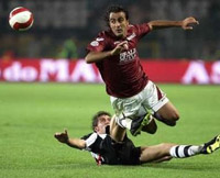 Симоне Бароне в атаке, Reuters