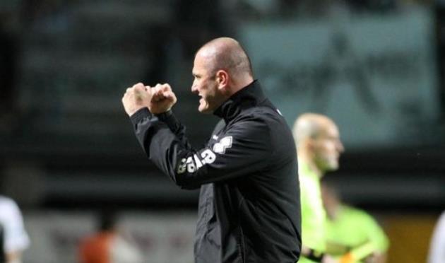 Пьерпаоло Бизоли отмечает успех, фото cesenacalcio.it