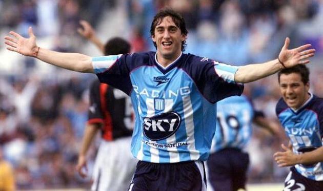 Диего Милито в форме Расинга