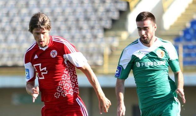 Шершун против Янузи, фото О. Дубины, Football.ua