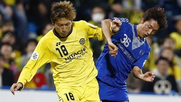 Дзюнья Танака (слева), фото uefa.com