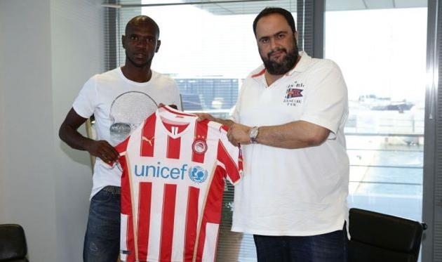 Эрик Абидаль (слева), фото olympiacos.org