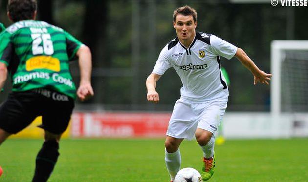 Денис Олейник обживается в Витессе 