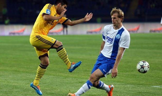 Стринич против Вильягры, фото Д. Неймырка, Football.ua