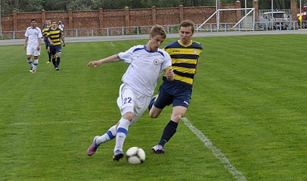 Тарас Яворский (справа), fcnyva.te.ua