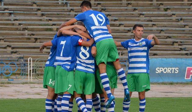 Кристалл - на вершине второй лиги! Фото fckristal.com