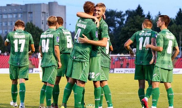 Пластун помог Карпатам взять три очка. Фото fckarpaty.lviv.ua