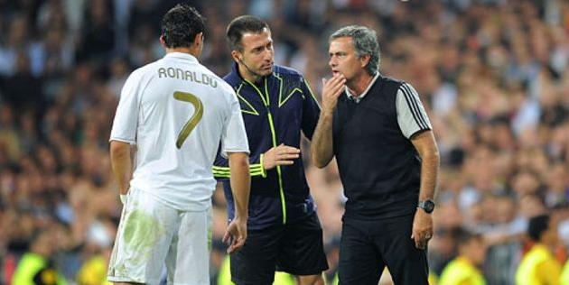 Хусейн Гечек (в центре), фото hajduk.hr