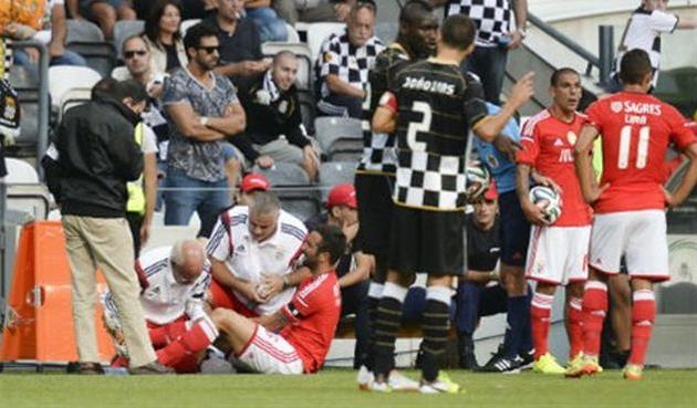 Рубен Аморим сидит на газоне, фото ojogo.pt